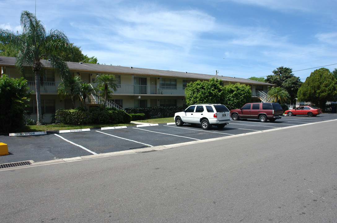 1903 Rainbow Dr in Clearwater, FL - Building Photo