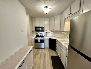 14288 Estates Ave in Apple Valley, MN - Building Photo - Building Photo