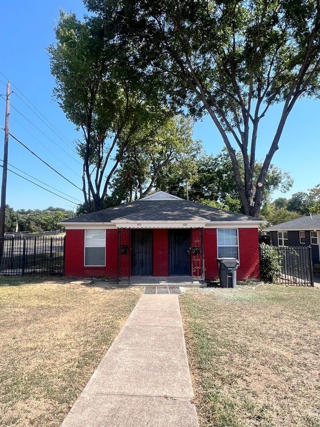 property at 520 N Montreal Ave