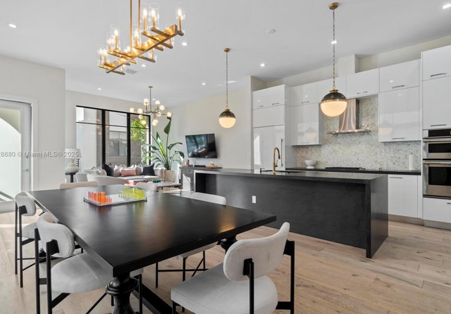 4482 NW 80th Ave in Doral, FL - Building Photo - Building Photo