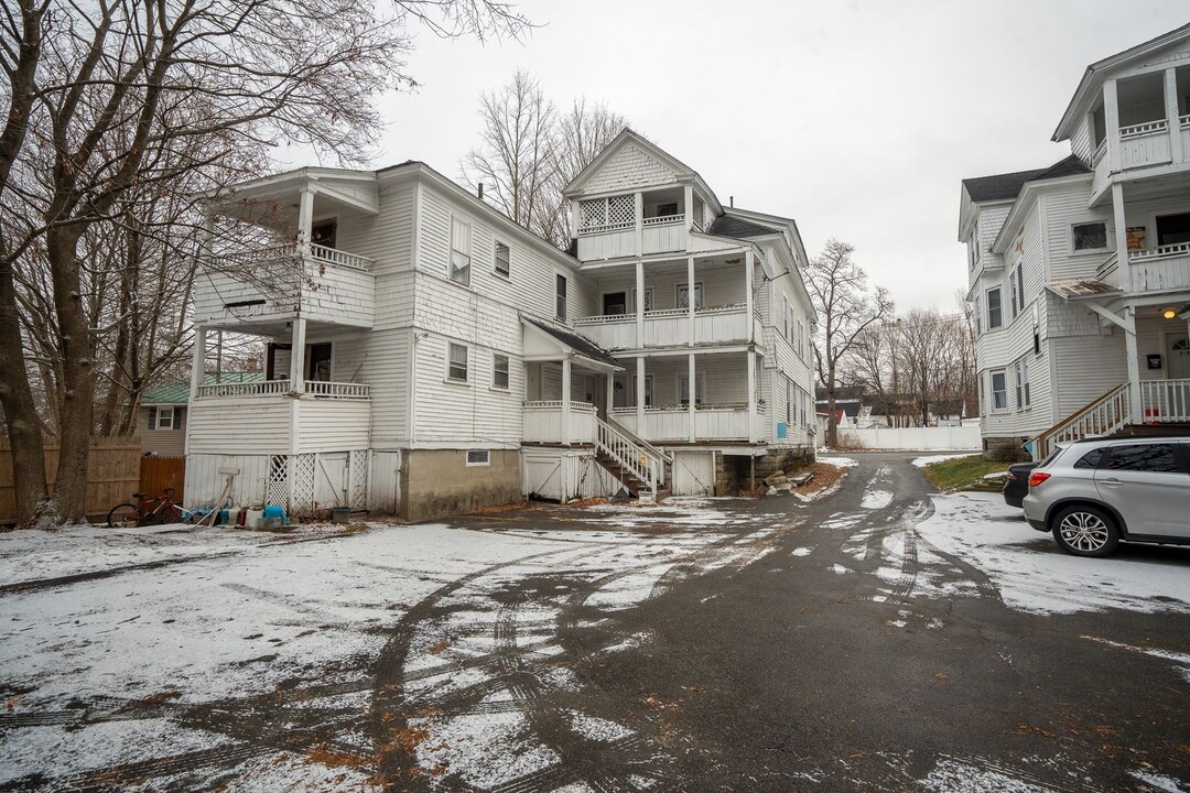 5 Mulberry St in Claremont, NH - Building Photo