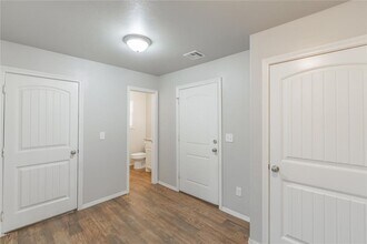 2132 Buena Vida Ln in Edmond, OK - Building Photo - Building Photo