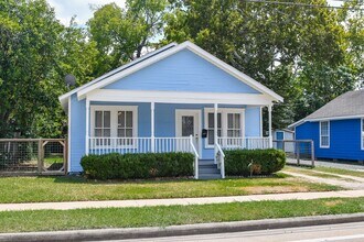 1017 W Cavalcade St in Houston, TX - Building Photo - Building Photo