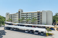 Penthouse Greens Condominiums in Largo, FL - Foto de edificio - Building Photo