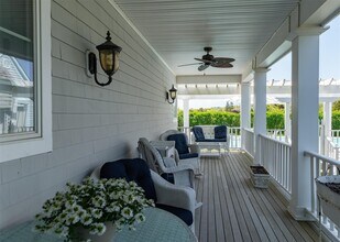 390 Old Montauk Hwy in Montauk, NY - Building Photo - Building Photo