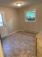 139 S Main St in Laconia, NH - Foto de edificio - Building Photo