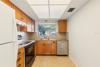 1248 Lazy Lake Rd W in Dunedin, FL - Building Photo - Building Photo