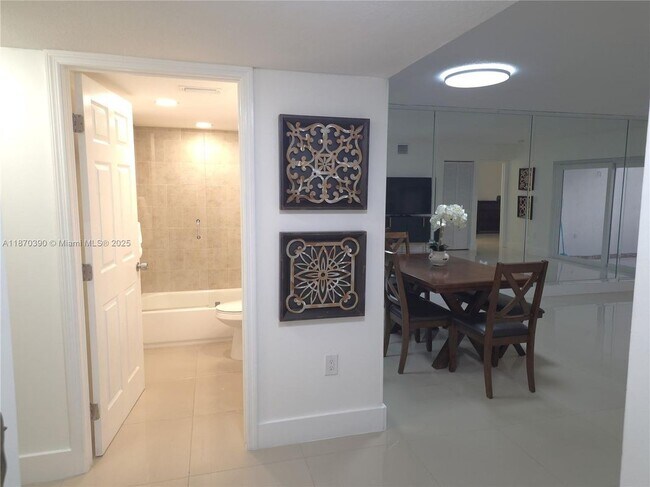 1120 NW 124 Pl in Miami, FL - Building Photo - Building Photo