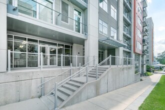 309 W Washington Ave, Unit 401 in Madison, WI - Foto de edificio - Building Photo