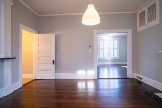 758 Lake Ave NE in Atlanta, GA - Foto de edificio - Building Photo