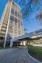 5001 Woodway Dr in Houston, TX - Foto de edificio - Building Photo