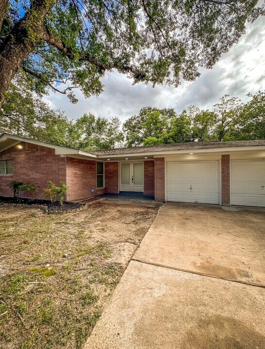 17903 Wild Oak Dr in Houston, TX - Building Photo