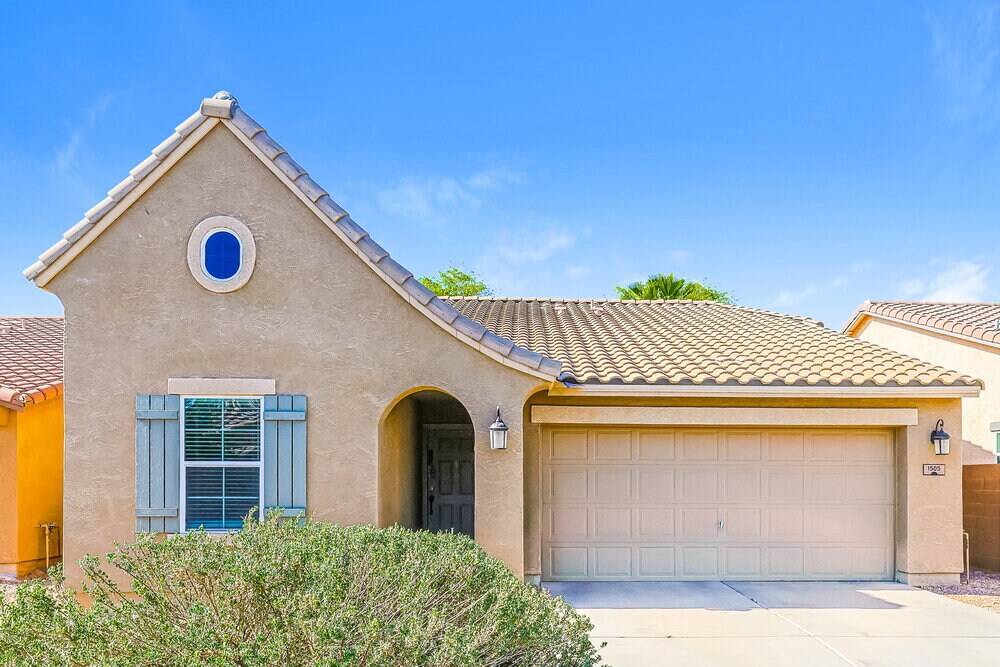 1505 E Lakeview Dr in Queen Creek, AZ - Building Photo