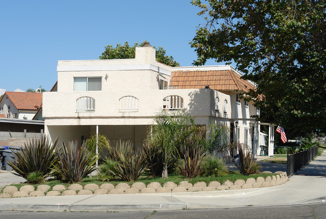 831-835 E Port Hueneme Rd in Port Hueneme, CA - Foto de edificio - Building Photo