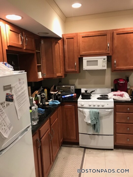 109 Queensberry St in Boston, MA - Building Photo