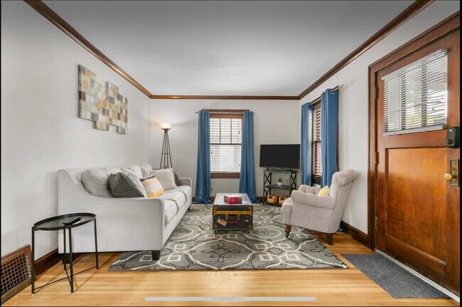 6145 Holmes St in Kansas City, MO - Building Photo - Building Photo