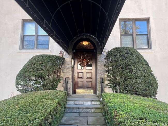 240 Alpine Pl in Tuckahoe, NY - Building Photo - Building Photo