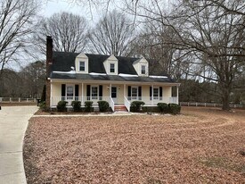 8100 Winsters Fax Ct in Zebulon, NC - Building Photo