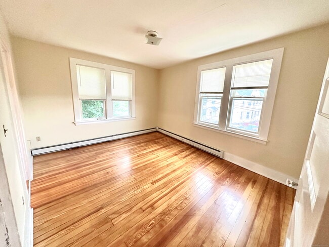 property at 1019 W Main St