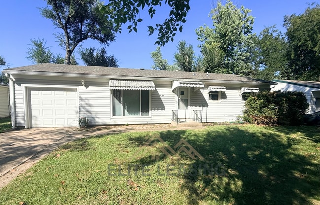 property at 5706 SW 15th St