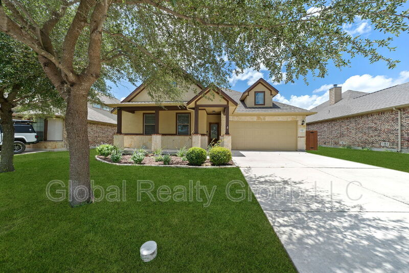 2118 Pecan Haven in New Braunfels, TX - Building Photo