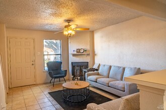 210 Rolston Rd in Irving, TX - Building Photo - Building Photo