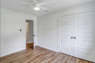 33 Beaver Run Dr in Savannah, GA - Building Photo - Building Photo