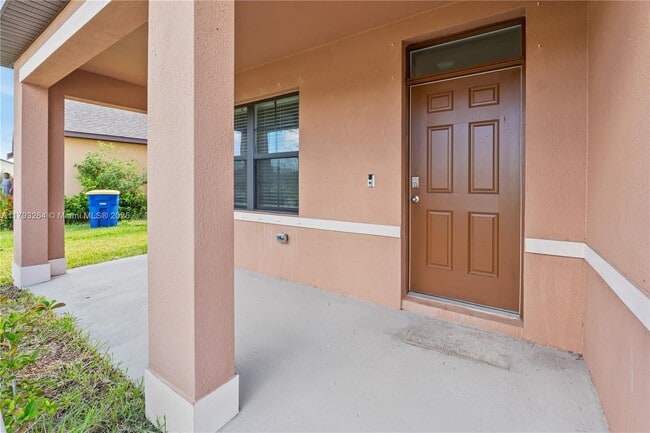 5305 Fantasy Dr in Fort Pierce, FL - Building Photo - Building Photo