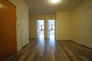 81 Essex St, Unit 63 in Boston, MA - Building Photo