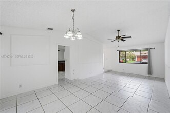 676 NW 107th Ln in Coral Springs, FL - Building Photo - Building Photo