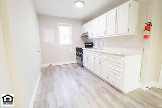 328 N State St in Kendallville, IN - Foto de edificio - Building Photo