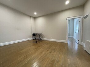 996 Chestnut St, Unit 1 in Newton, MA - Building Photo - Building Photo