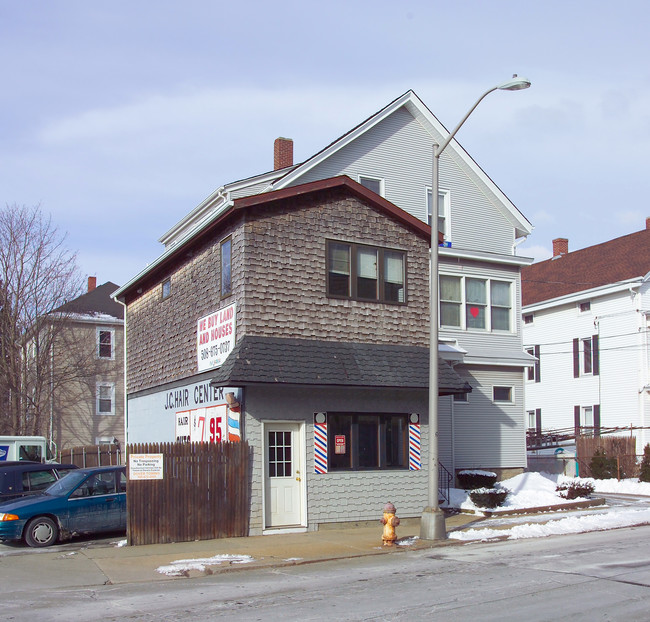 887 2nd St in Fall River, MA - Building Photo - Building Photo