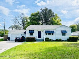 1503 Parrish Pl in Jacksonville, FL - Building Photo