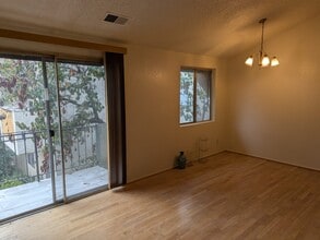 7439 Woodman Ave, Unit #49 in Van Nuys, CA - Building Photo - Building Photo