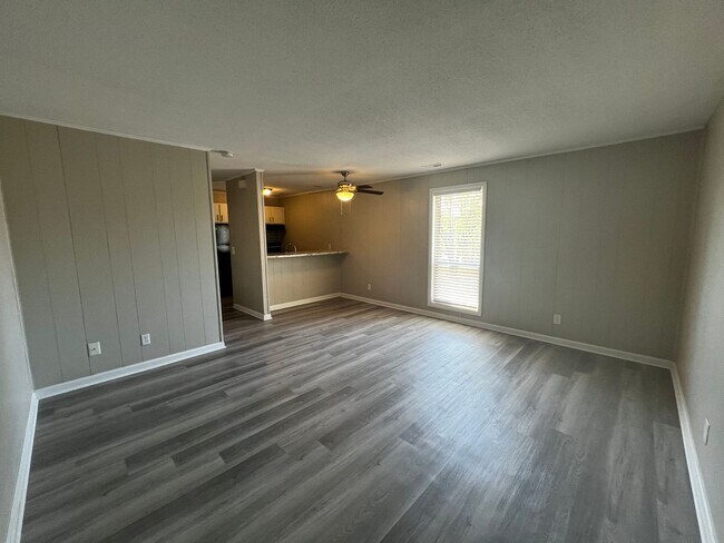 5845 Century Oaks Dr in Fayetteville, NC - Building Photo - Building Photo