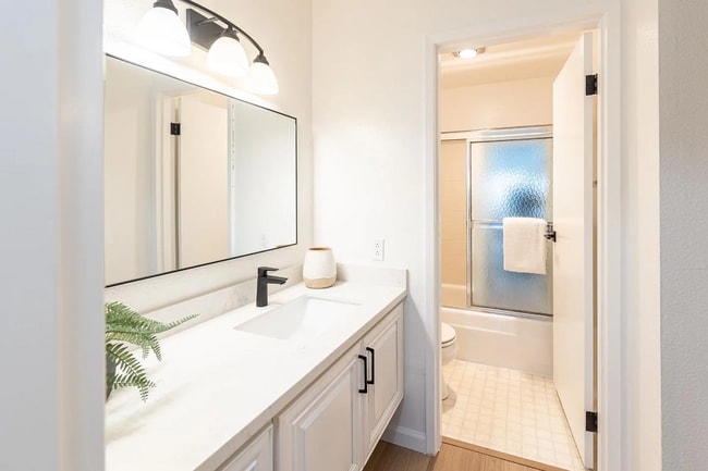 371 Imperial Way in Daly City, CA - Building Photo - Building Photo