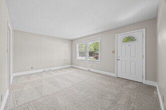 4827 Harcourt Ln in Charlotte, NC - Building Photo - Building Photo