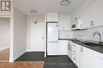 1500 Bathurst St in Toronto, ON - Building Photo - Building Photo