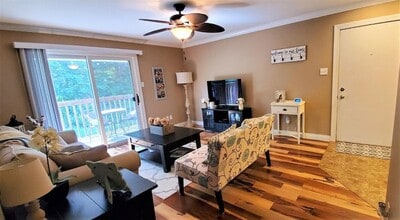 986 Millpond Rd, Unit H in Valparaiso, IN - Building Photo - Building Photo