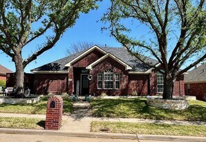 7928 Hazeltine Dr in Plano, TX - Building Photo