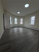 66 Swift St in Providence, RI - Foto de edificio - Building Photo