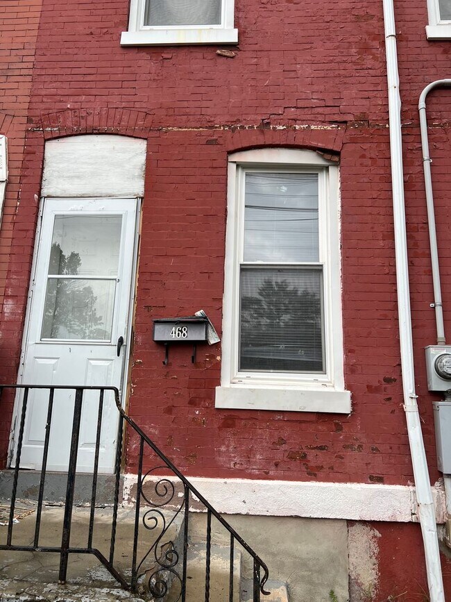 468 W Hanover St in Trenton, NJ - Building Photo - Building Photo