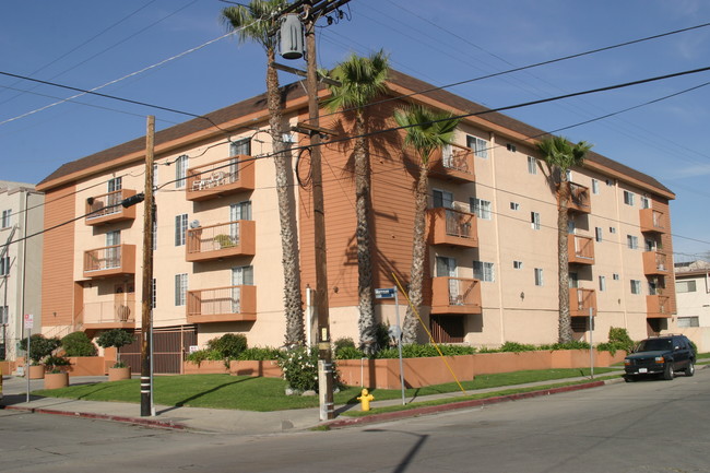 mor113 in North Hollywood, CA - Building Photo - Building Photo