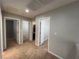 6721 Glissando Ct in Las Vegas, NV - Building Photo - Building Photo