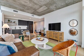 48 East Ave-Unit -FL28-ID1023988P in Austin, TX - Foto de edificio - Building Photo