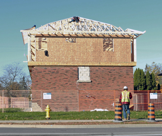 Ridgedale Student Residences in St Catharines, ON - Building Photo - Building Photo