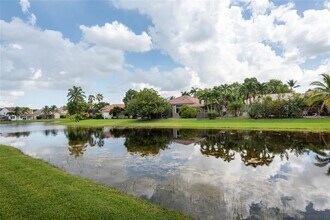 361 Fairmont Way in Weston, FL - Building Photo - Building Photo