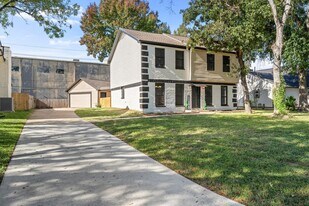 16015 Southampton Dr in Spring, TX - Building Photo
