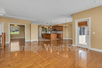 1592 Merlot Dr in West Kelowna, BC - Building Photo - Building Photo